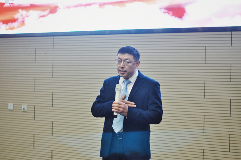 青島七區選手孫洪起正在演講